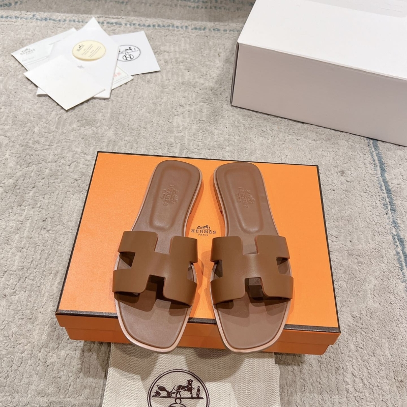 H**mes slippers